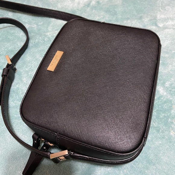 classic & minimalist Kate Spade purse 👛 - Picture 2 of 4